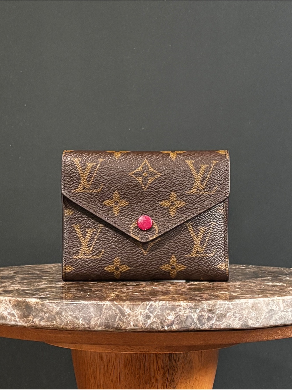 louis vuitton | victorine monogram fuchsia | tri-fold wallet | compact | luxury